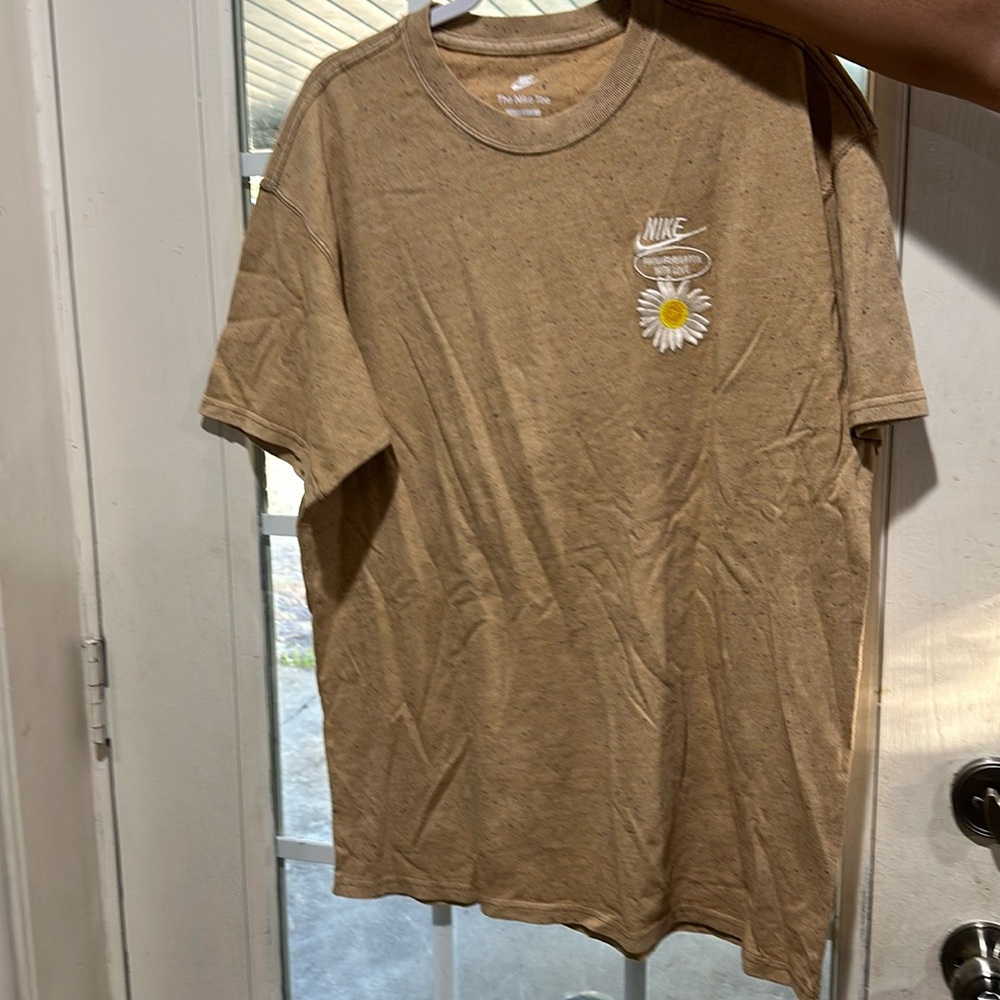 Nike Flower Stitched Loose Fit Tee (large)
